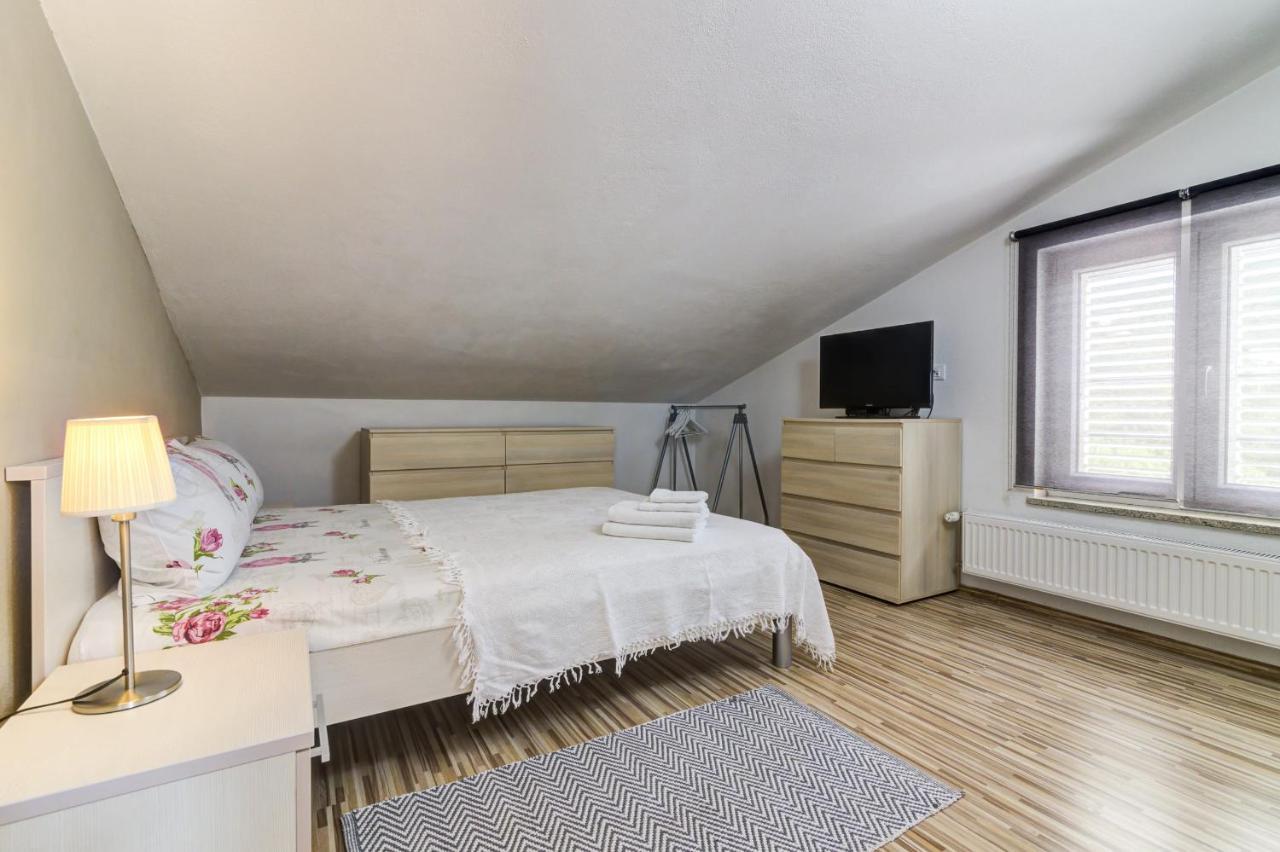 Apartment Cosic Green Klenovica Esterno foto